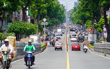 Phó Bí thư TPHCM nói gì về hình ảnh “đường phố đông đúc trở lại”?