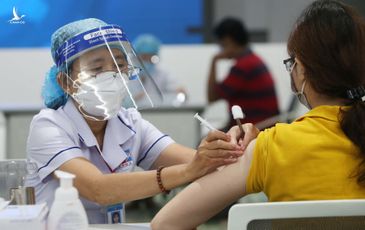 Quận đầu tiên ở TP.HCM hoàn thành tiêm vaccine Covid-19 mũi 1