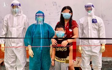 Bố mẹ và ông nội mất vì Covid-19, hai bé F0 phải đến bệnh viện điều trị
