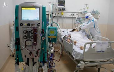 Bác sĩ quyết định ‘chia đôi’ một máy ECMO để cứu hai sản phụ F0 nguy kịch