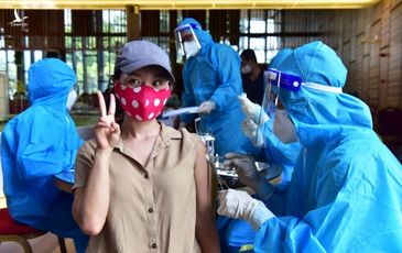 Người nước ngoài được tiêm vắc xin tại TP.HCM: Cảm ơn Việt Nam!