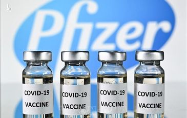 Pfizer vướng cáo buộc dùng quyền lực để kiếm lợi nhuận khi thế giới “khát” vaccine