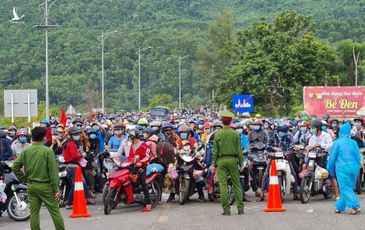 Nhiều tỉnh miền Trung tính hỗ trợ tiền cho người dân ở lại TP HCM