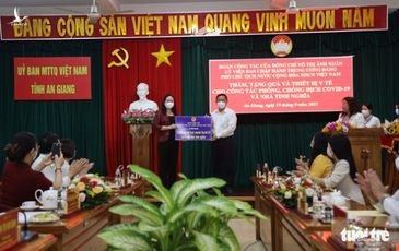 Phó chủ tịch nước Võ Thị Ánh Xuân trao tặng quà ý nghĩa cho An Giang