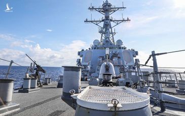 Tàu chiến Mỹ vào Biển Đông thách thức ‘luật báo cáo’ của Trung Quốc