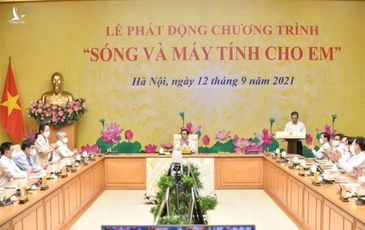 EVN ủng hộ 24.000 máy tính cho chương trình “Sóng và máy tính cho em”