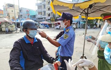 Bí thư, chủ tịch thị trấn bị điều chuyển công tác vì chống dịch kém