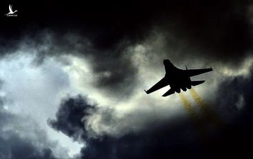 Phi công Su-35 Nga “lỡ” bắn rơi máy bay đồng đội trên không