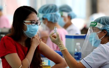 Đề xuất tiêm vaccine Covid-19 miễn phí đến hết năm 2022