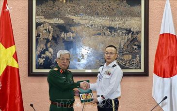 Thượng tướng Nguyễn Chí Vịnh được Nhật trao tặng Huân chương Mặt trời mọc 