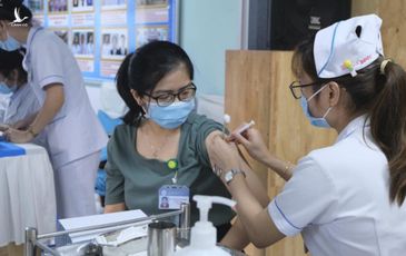 Còn rất nhiều vắc xin phải “cất trong kho”, Bộ Y tế ra tối hậu thư cho các địa phương