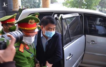Bộ Công an giải thích tại sao ông Nguyễn Đức Chung được đưa tới tòa bằng xe 7 chỗ