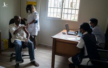 Châu Phi vẫn không thể tiêm cho người dân dù đã có vaccine