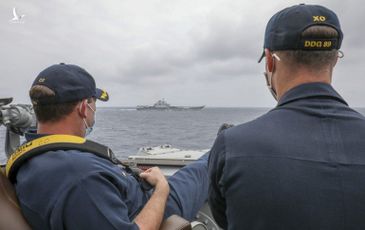 Lộ điểm yếu của tàu sân bay Trung Quốc qua bức ảnh thủy thủ Mỹ chụp
