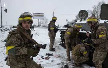 Quân đội Nga pháo kích ‘từ mọi hướng’, bao vây các thành phố lớn của Ukraine