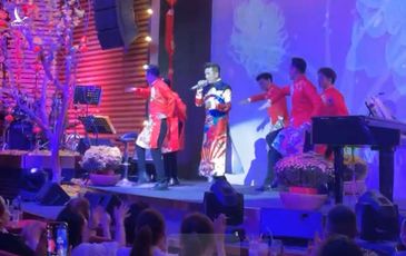 Bà Phương Hằng xuất hiện, đêm diễn đầu năm của Đàm Vĩnh Hưng có “biến lớn”