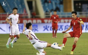 Đội Trung Quốc đại bại, hai ngôi sao Việt Nam chia sẻ cảm xúc từ trái tim