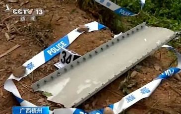 Vụ máy bay chở 132 người rơi ở Trung Quốc: Hé lộ phút của phi công lái máy bay