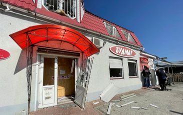 Nhà máy rocket gần sân bay Kyiv bị Nga nã tên lửa