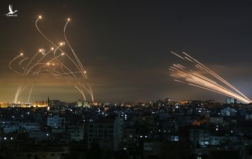 Israel bất ngờ không kích dải Gaza, biến vùng “Thùng thuốc súng” Trung Đông chìm trong lửa máu