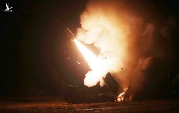 Tên lửa đạn đạo rơi xuống thành phố, người dân Hàn Quốc hoảng sợ tột độ
