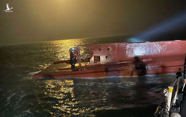 Lật tàu ở Hàn Quốc, 2 ngư dân Việt Nam mất tích
