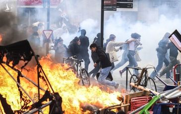 Hơn 1 triệu người Pháp bỏ việc đi biểu tình, đốt tòa thị chính Bordeaux