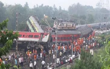 Tai nạn đường sắt kinh hoàng, gần 300 người tử vong ở Ấn Độ