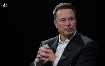 Elon Musk đáp trả cáo buộc phản quốc