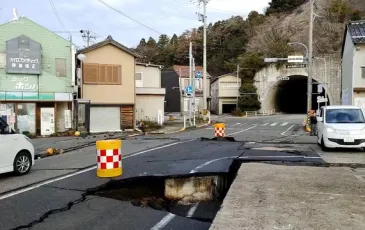 Động đất lại rung chuyển, Nhật Bản đối mặt cảnh báo đáng sợ