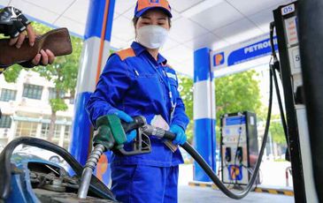 Biến động giá xăng dầu cơ quan quản lý giải thích gì?