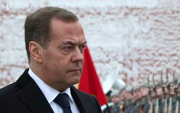 Ông Medvedev khuyên lãnh đạo Pháp, Đức ‘về vườn’