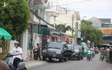 Xe Bộ Công an và VKSND tối cao xuất hiện tại nhà cựu Phó Chủ tịch UBND tỉnh Bình Thuận, Bí thư huyện đảo Phú Quý