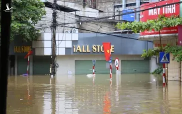 Vỡ đê sông Lô tại Tuyên Quang: Nước đã ngập toàn thành phố 