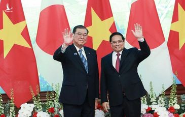 HAI THỎI NAM CHÂM, MỘT LỰC HÚT