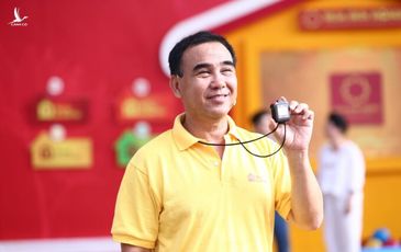 MC Quyền Linh nói gì khi bị tố bội tín với tập đoàn Tôn Hoa Sen và NSX Mái Ấm Gia Đình Việt