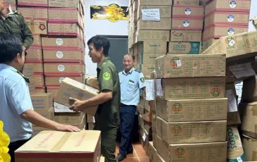 Long An phát hiện gần 12.000 lon sữa không rõ nguồn gốc giá trị ước tính hơn 3 tỷ đồng