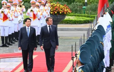 Chủ tịch nước Lương Cường chủ trì lễ đón Tổng thống Pháp Emmanuel Macron