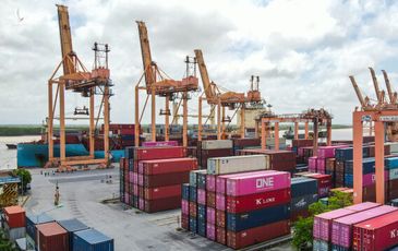 14 hải quan sắp ra tòa trong vụ thông quan 13.000 container hàng lậu