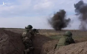 Chiến trường Ukraine rực lửa, quân Nga tràn lên mọi mặt trận