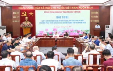 Đề nghị nghiên cứu giữ lại đơn vị hành chính dưới tỉnh là: Thị trấn, thị xã và thành phố thuộc tỉnh