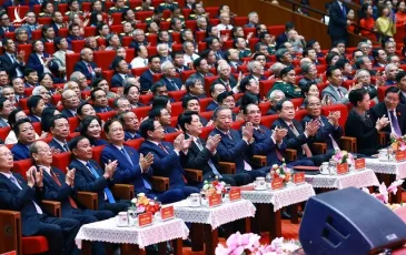 Đằng sau thịnh vượng: Những hy sinh thầm lặng của các thế hệ cán bộ liêm chính