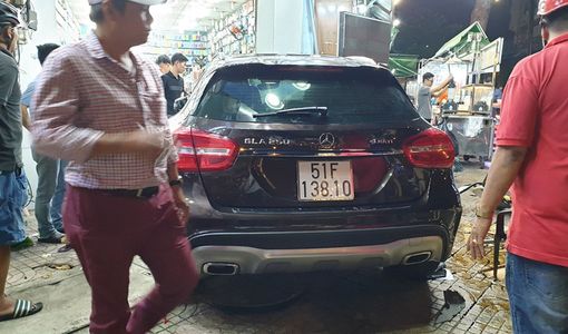 Diễn biến mới vụ nữ tài xế lái Mercedes tông hàng loạt xe máy ở TPHCM