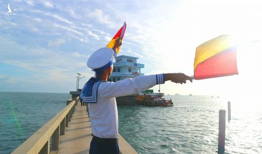Hãy yêu Tổ quốc bằng một cái đầu lạnh và một trái tim nóng bỏng