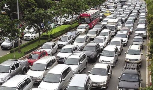 Thủ tướng yêu cầu TP HCM nghiên cứu kỹ đề xuất thu phí ôtô