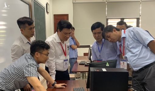 Bài thi phúc khảo từ 0 lên gần 9 điểm: Lỗi do người hay phần mềm?