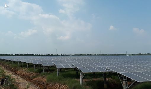 Dư thừa nguồn điện vô tận, vì sao dân không được hưởng?