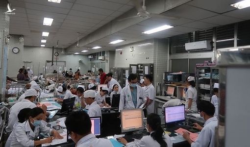 Bệnh nhân tử vong sau 4 giờ nằm chờ cấp cứu do bác sĩ thiếu kinh nghiệm