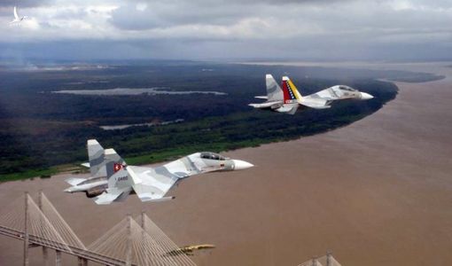Su-30MK2 Venezuela ‘dằn mặt’ máy bay Mỹ tiến gần biên giới: Nga hành động vô trách nhiệm?