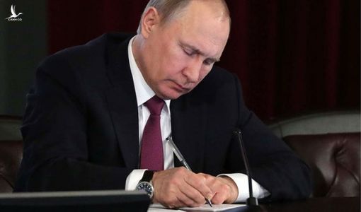Tổng thống Putin kí văn bản ngừng tuân thủ hiệp ước INF